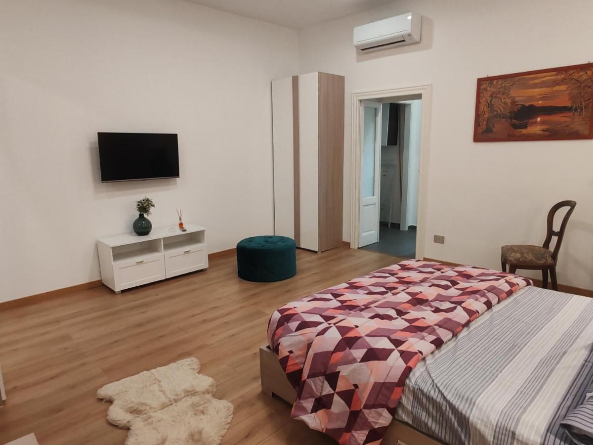 Appartamenti Lungo Fiume Sesto Calende Bagian luar foto